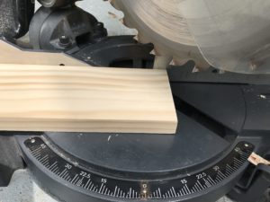 cutting angle for side piece of wood on miter saw
