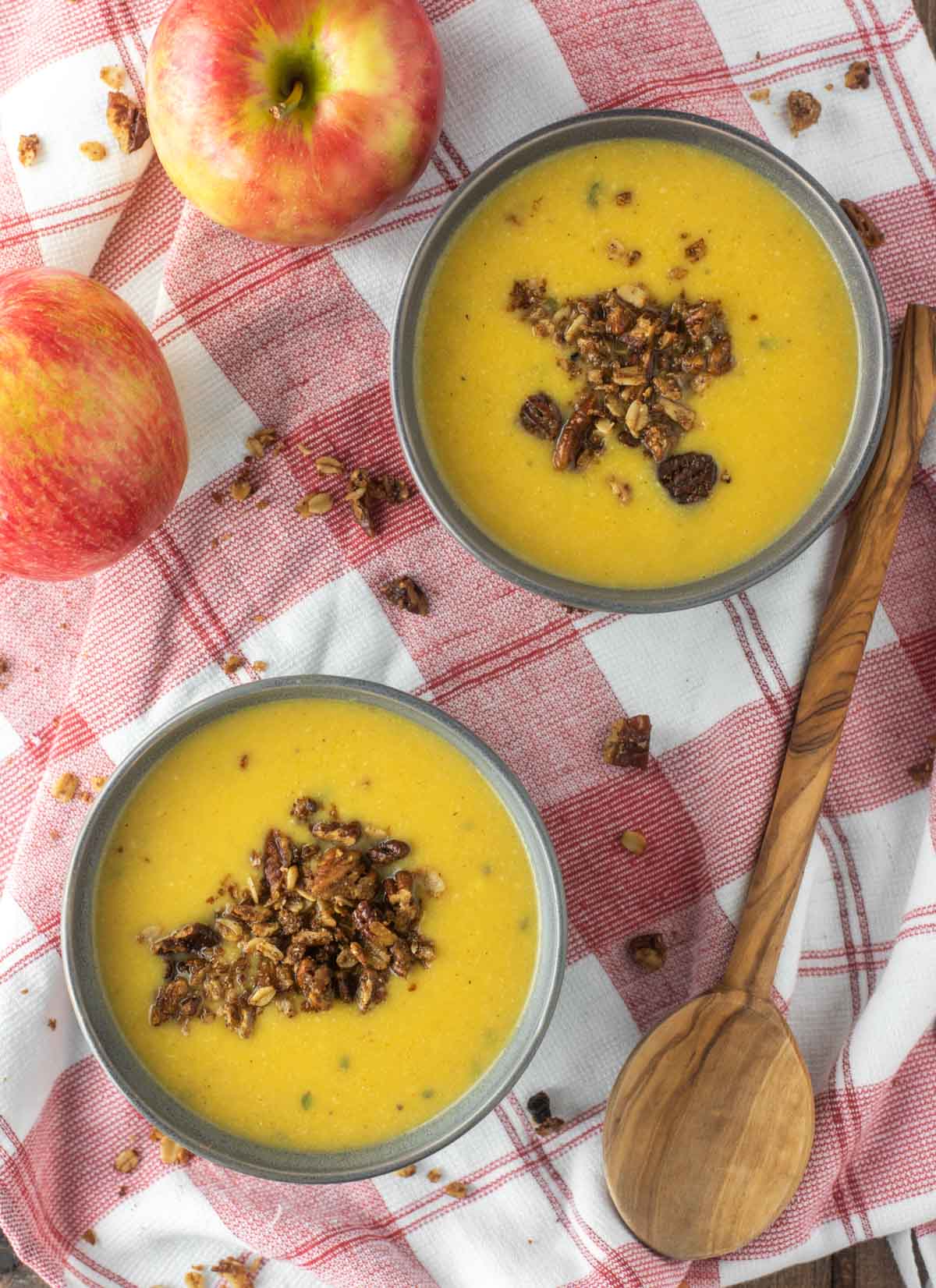 overheat shot of two bowls of butternut squash apple soup