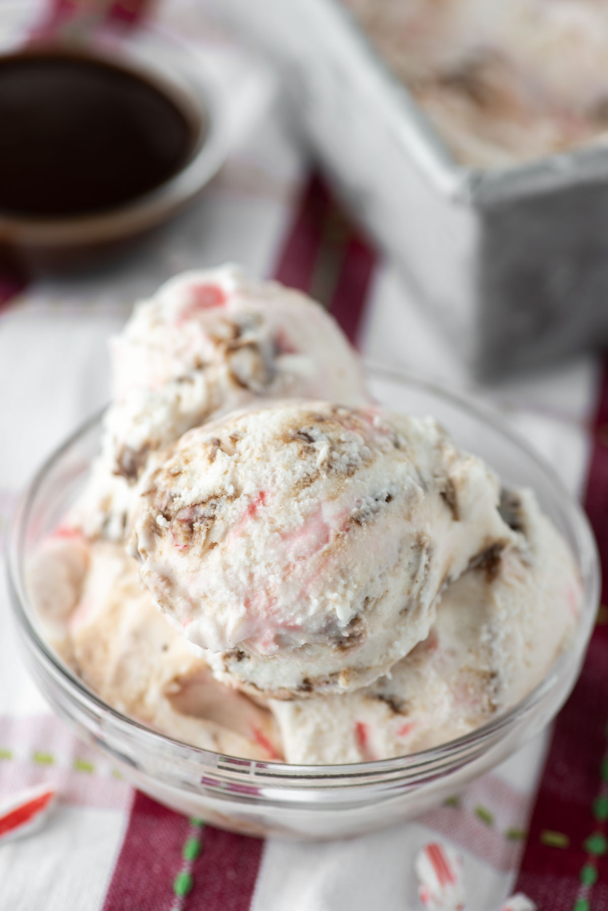peppermint ice cream in glass bowl