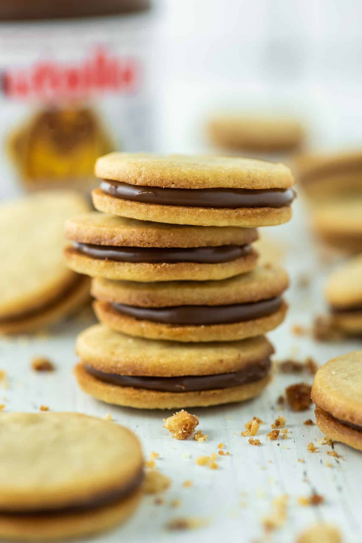 4 stacked nutella biscuits on top of each other