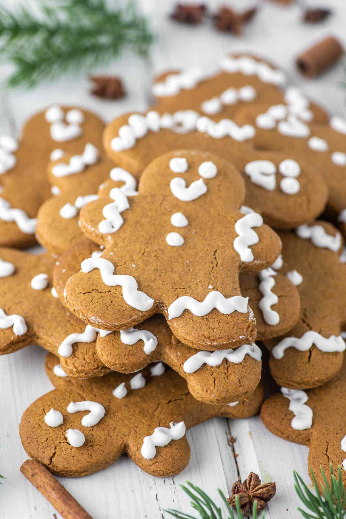 gingerbread men cookies stacked on top of each other